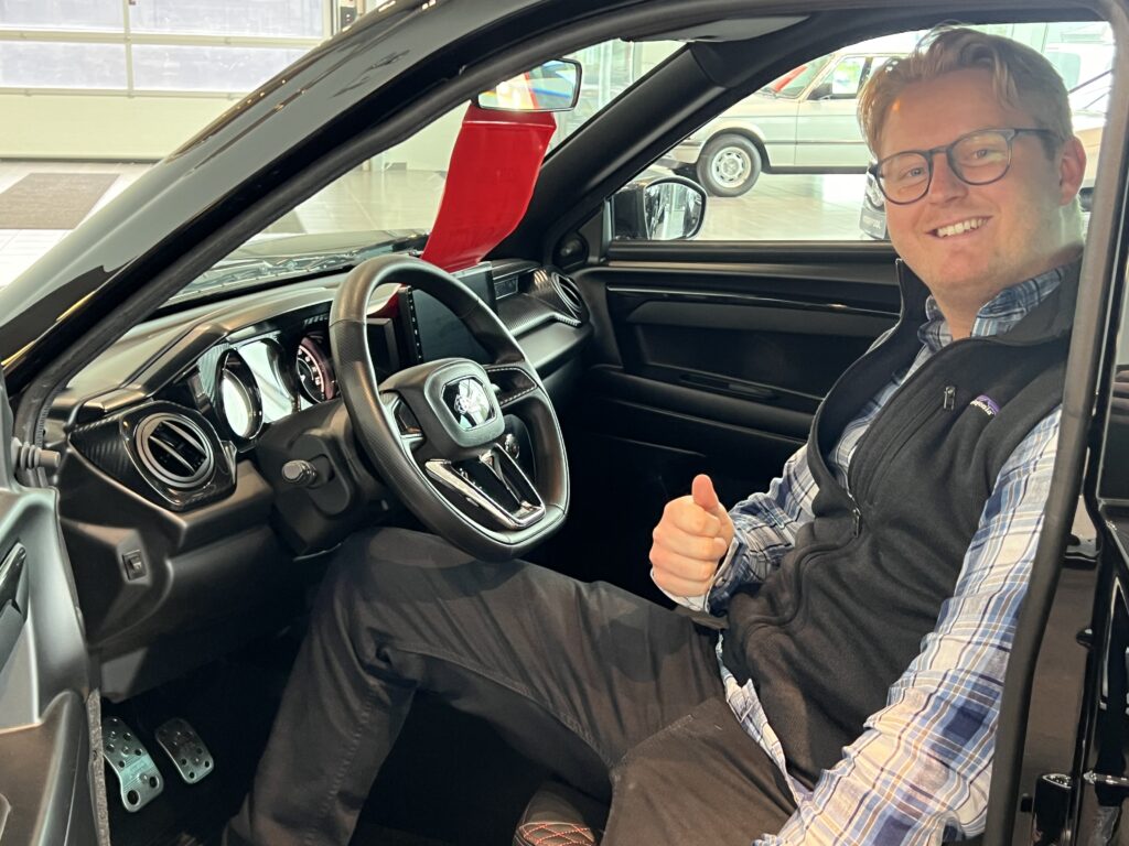 Selger i bil Motorpool